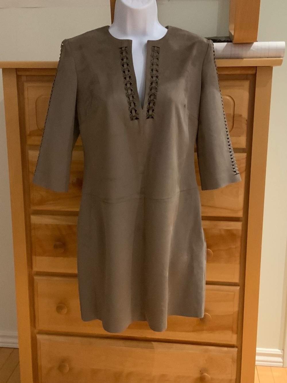 Guess women’s tunic, size 4, colour grey
